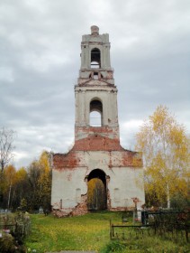 Заозерье. Церковь Успения Пресвятой Богородицы на кладбище