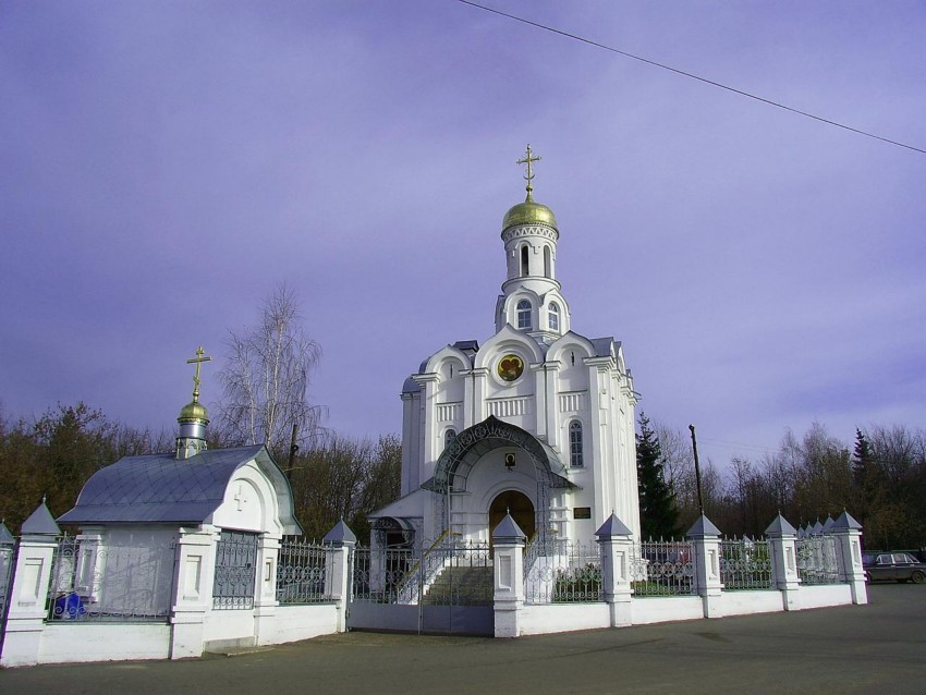 Церковь Петра и Павла при кладбище 