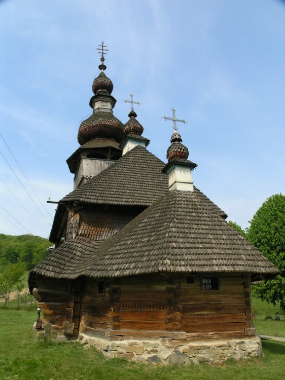 Церковь Михаила Архангела, Свалява (Свалявский район, Украина, Закарпатская область). общий вид в ландшафте