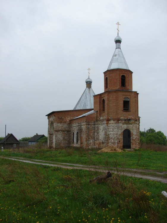 Церковь Воскресения Христова, Любожичи (Трубчевский район, Брянская область). общий вид в ландшафте