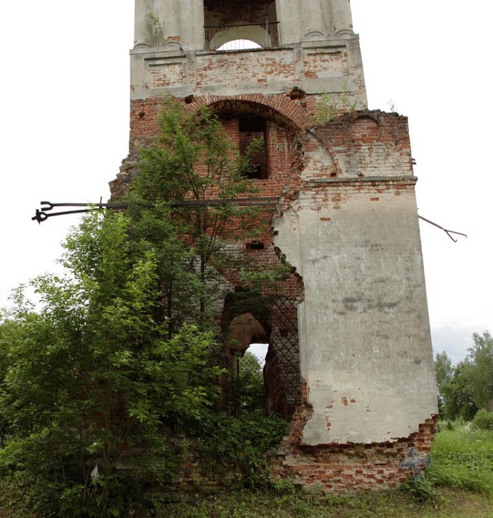 Церковь Успения Пресвятой Богородицы на кладбище, Заозерье (Угличский район, Ярославская область). архитектурные детали