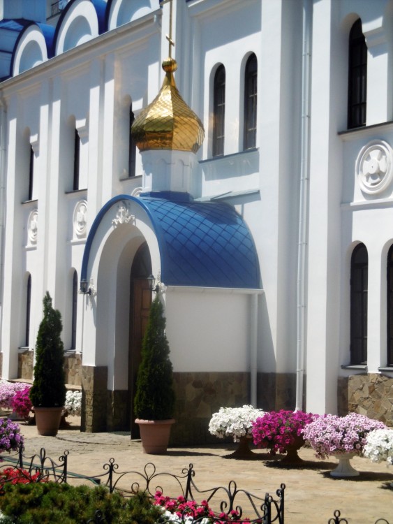 Церковь Рождества Пресвятой Богородицы в Аршинцеве, Керчь (Керчь, город, Республика Крым). архитектурные детали, Притвор главных врат  храма