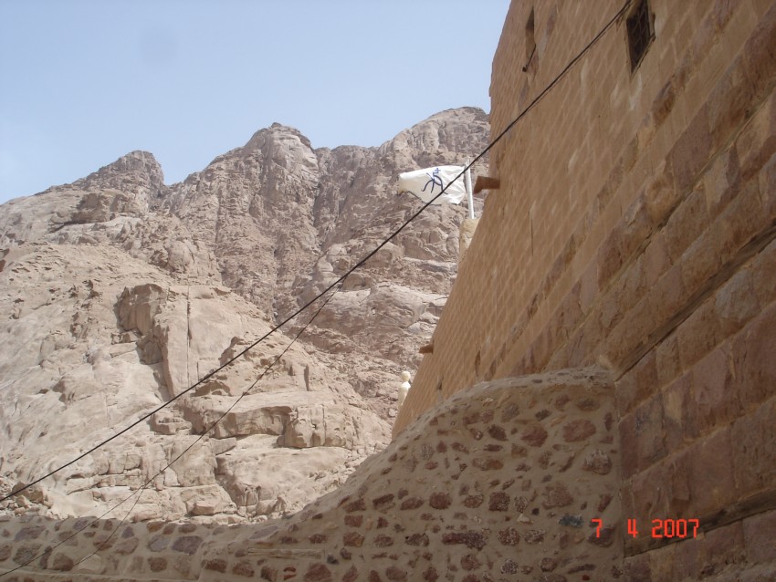 Синайский полуостров. Монастырь Святой Екатерины. дополнительная информация, Монастырская стена
