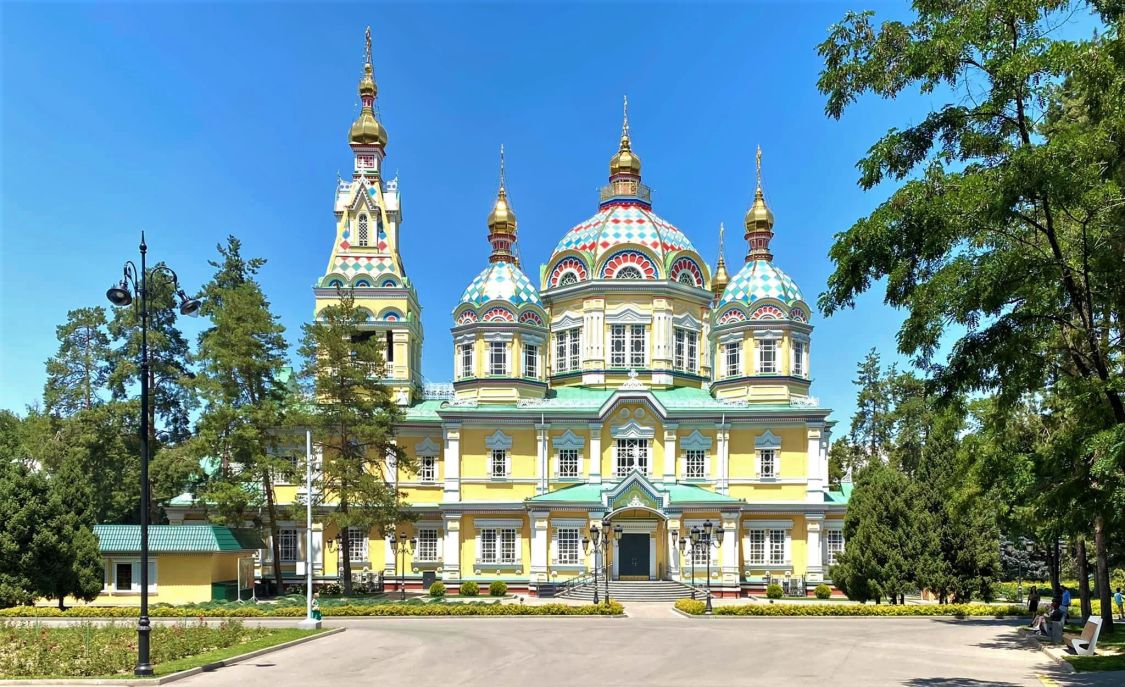 Кафедральный собор Вознесения Господня (новый), Алматы (Алматы, город, Казахстан). фасады, Южный фасад