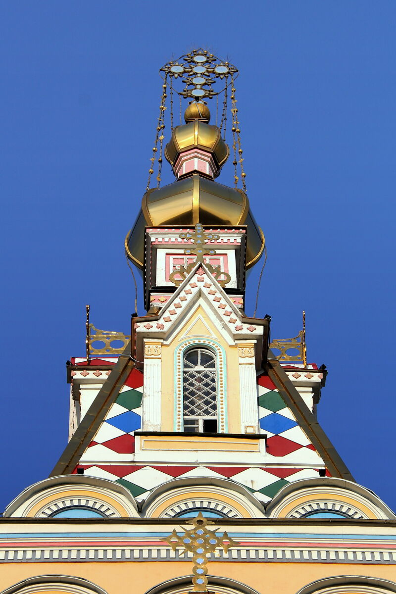 Кафедральный собор Вознесения Господня (новый), Алматы (Алматы, город, Казахстан). архитектурные детали, Завершение  колокольни