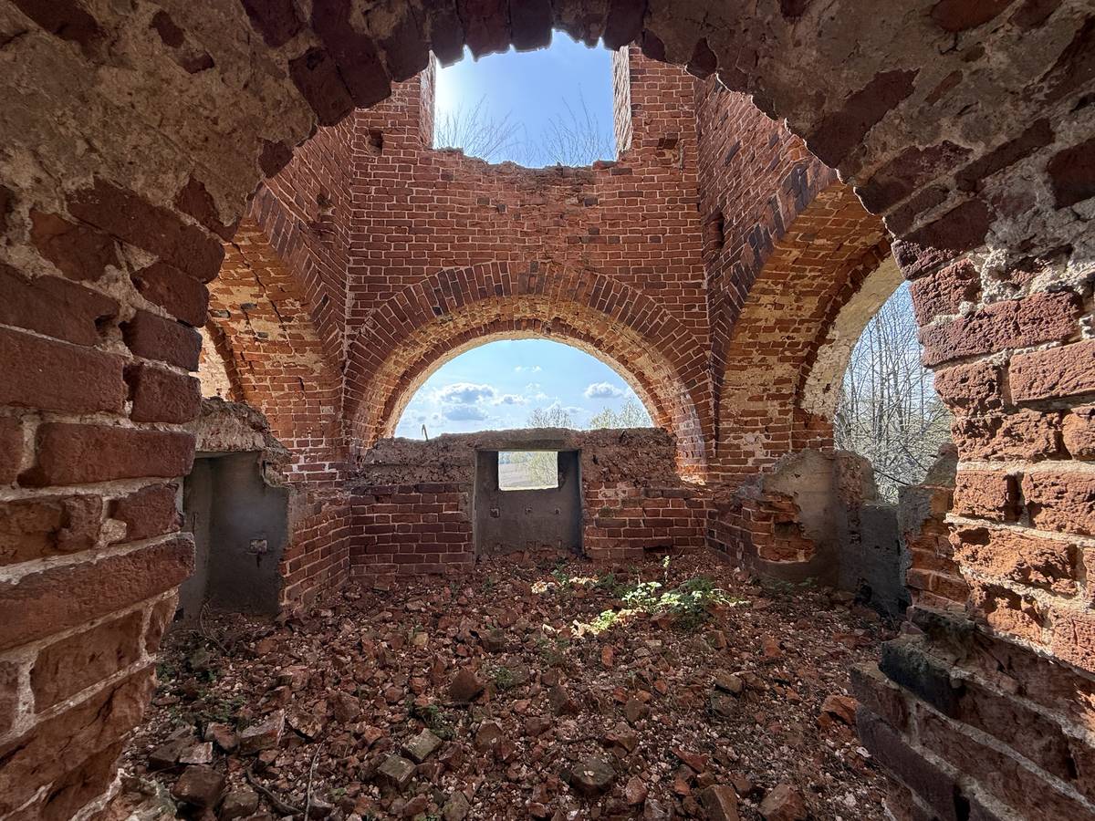 Церковь Троицы Живоначальной, Афанасьево (Алексинский район и пос. Новогуровский, Тульская область). интерьер и убранство, Второй ярус колокольни, вид с востока