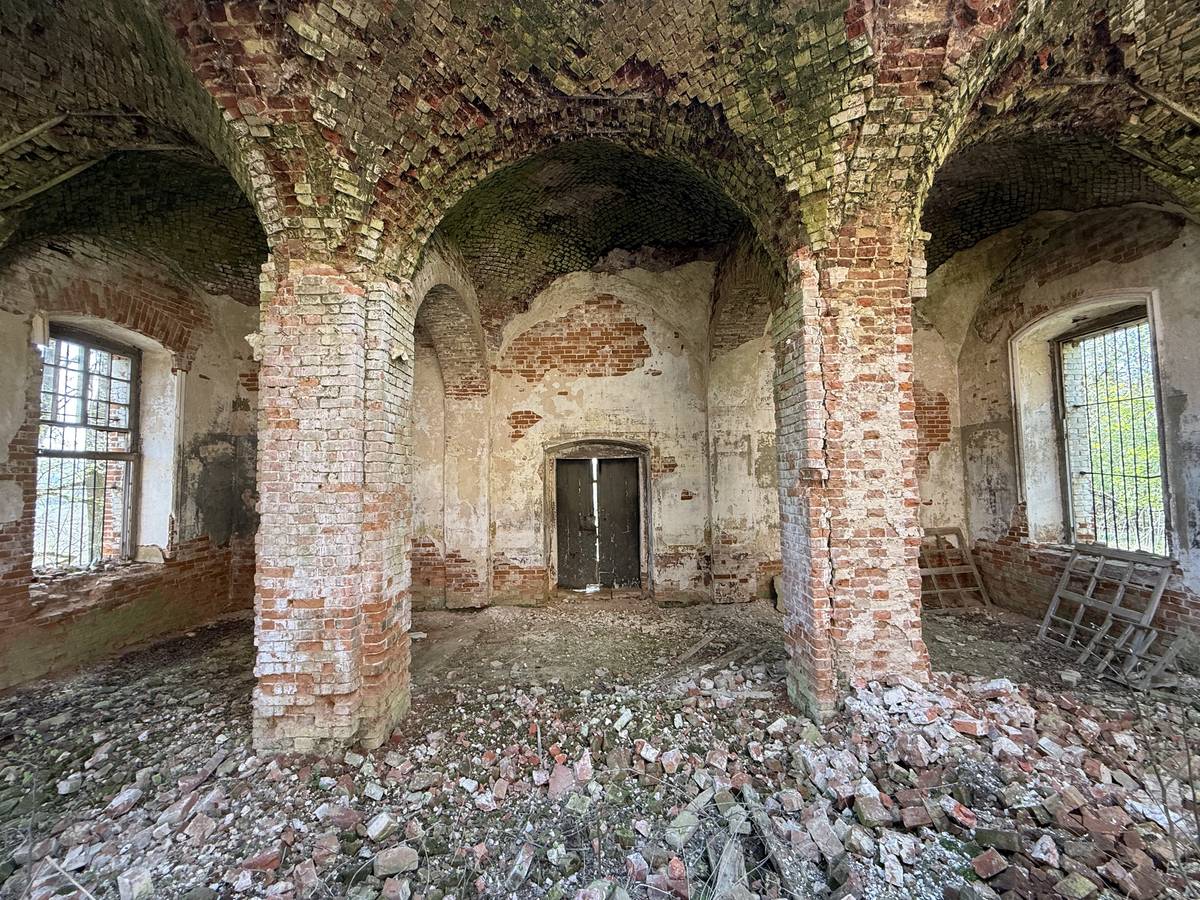 Церковь Троицы Живоначальной, Афанасьево (Алексинский район и пос. Новогуровский, Тульская область). интерьер и убранство, Западная стена трапезной