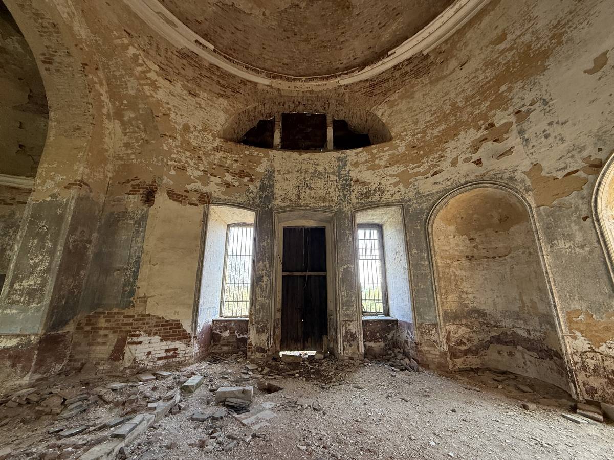 Церковь Троицы Живоначальной, Афанасьево (Алексинский район и пос. Новогуровский, Тульская область). интерьер и убранство, Основной объем, вид на юг