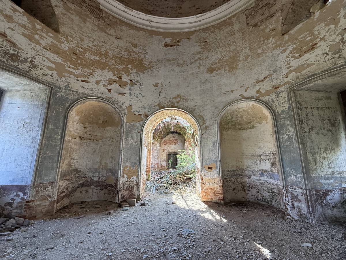 Церковь Троицы Живоначальной, Афанасьево (Алексинский район и пос. Новогуровский, Тульская область). интерьер и убранство, Основной объем, вид на запад