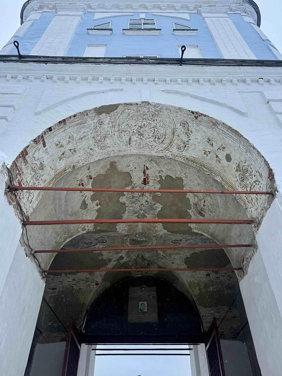 архитектурные детали. Никитский монастырь. Церковь Архангела Гавриила в колокольне монастыря, Никитская Слобода (Переславский район и г. Переславль-Залесский, Ярославская область)