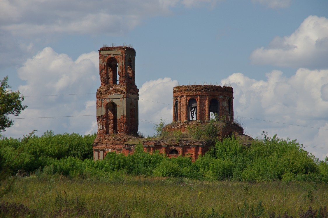 Тютчево. Церковь Никиты мученика. общий вид в ландшафте, Общий вид с юга