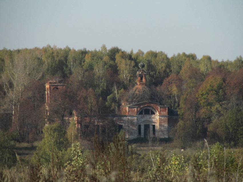 Афанасьево. Церковь Троицы Живоначальной. общий вид в ландшафте, вид с юга, с правобережья Крушмы
