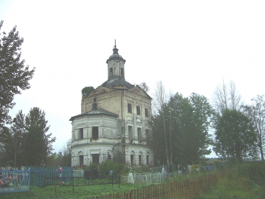 Иконниково (Опариха). Церковь Василия Великого. общий вид в ландшафте, 2008  год  сентябрь  
