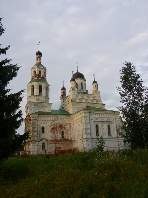 Улла. Церковь Троицы Живоначальной. фасады