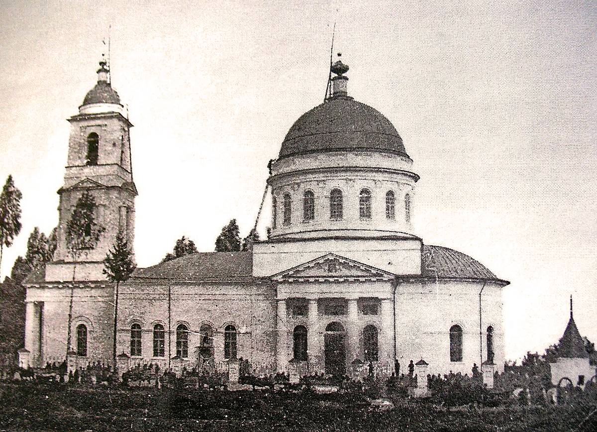 Фото 1930 г. С храма уже снят крест. С сайта: pastvu.com, архивная фотография. Церковь Спаса Преображения, Горицы (Кимрский район и г. Кимры, Тверская область)