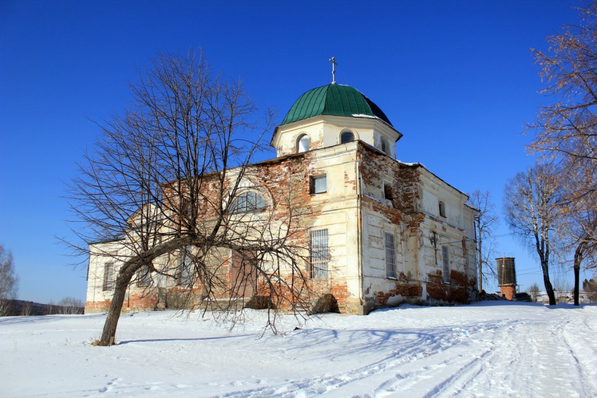 Висимо-Уткинск. Церковь Иакинфа Римского. общий вид в ландшафте
