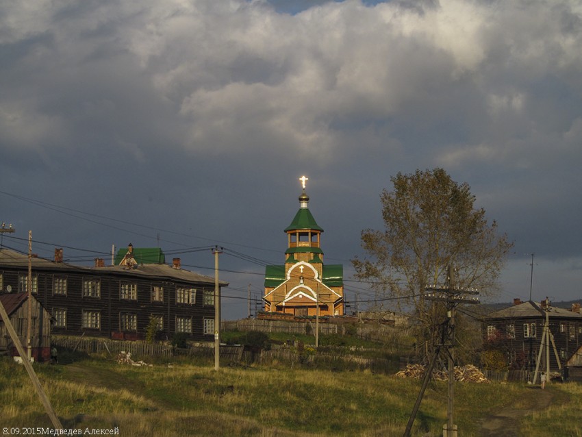Церковь Ксении Петербургской, Уралец (Нижний Тагил (ГО город Нижний Тагил), Свердловская область). общий вид в ландшафте