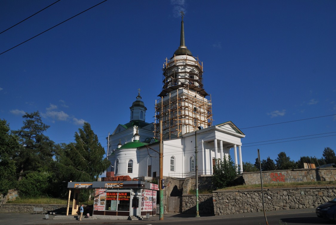 Церковь Казанской иконы Божией Матери, Екатеринбург (Екатеринбург (МО город Екатеринбург), Свердловская область). общий вид в ландшафте