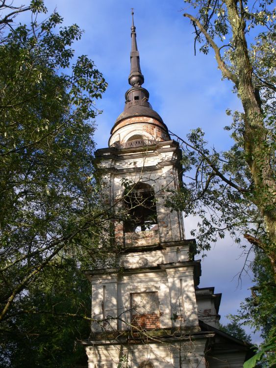 Воскресенское (Сосновское с/п). Церковь Воскресения Христова. архитектурные детали, фото  09 07 2007