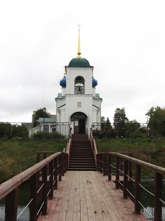 Лукоянов. Кафедральный собор Покрова Пресвятой Богородицы. фасады, Западный фасад собора с главными вратами