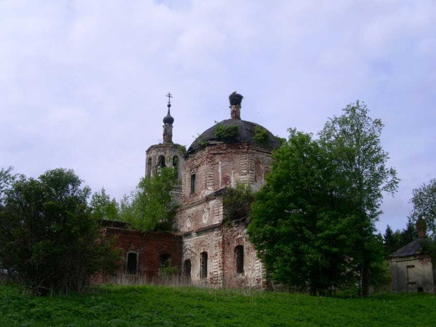 Церковь Троицы Живоначальной, Ободово (Старое Ободово) (Спировский район, Тверская область). фасады, вид с востока