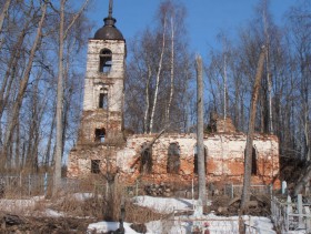 Сухолжино. Церковь Троицы Живоначальной