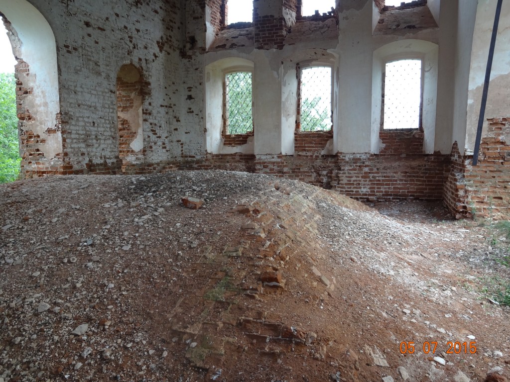 Церковь Иоанна Богослова, Погостец (Вологодский район, Вологодская область). интерьер и убранство, На втором этаже,куполообразный пол - свод первого этажа.