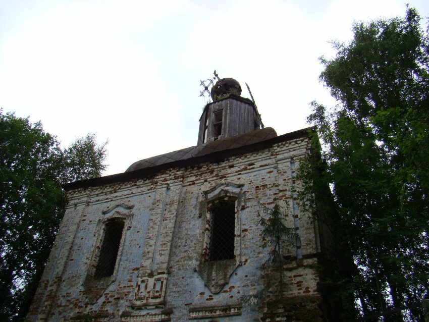 Церковь Покрова Пресвятой Богородицы, Минейка (Вологодский район, Вологодская область). архитектурные детали, Каменная Покровская (Маслянская) церковь XVIII века.

Вологодский, Кипеловский, урочище Погост Покров западнее деревни Минейка