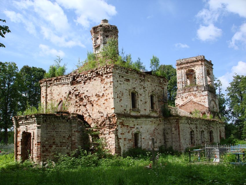 Исаково. Церковь Бориса и Глеба. общий вид в ландшафте, Борисо-Глебская церковь 1801 год