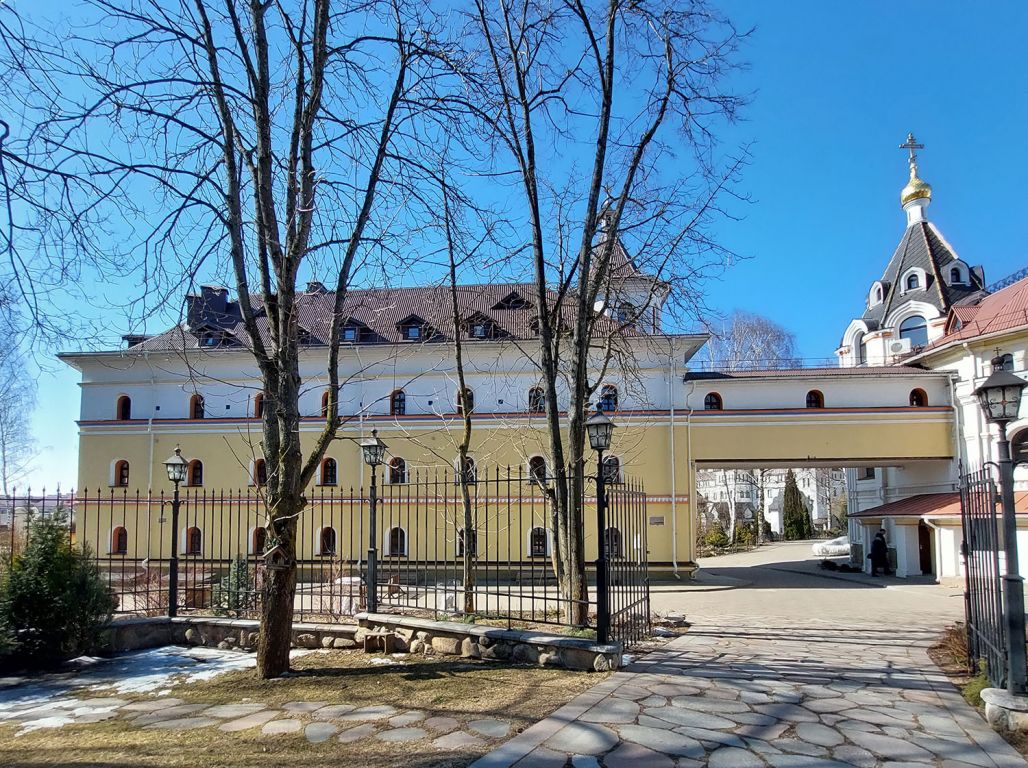 Елизаветинский женский монастырь, Минск (Минск, город, Беларусь, Минская область). архитектурные детали, Сестринский корпус