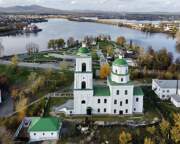 Церковь Сошествия Святого Духа, На фоне городского парка<br>, Кыштым, Кыштым, город, Челябинская область