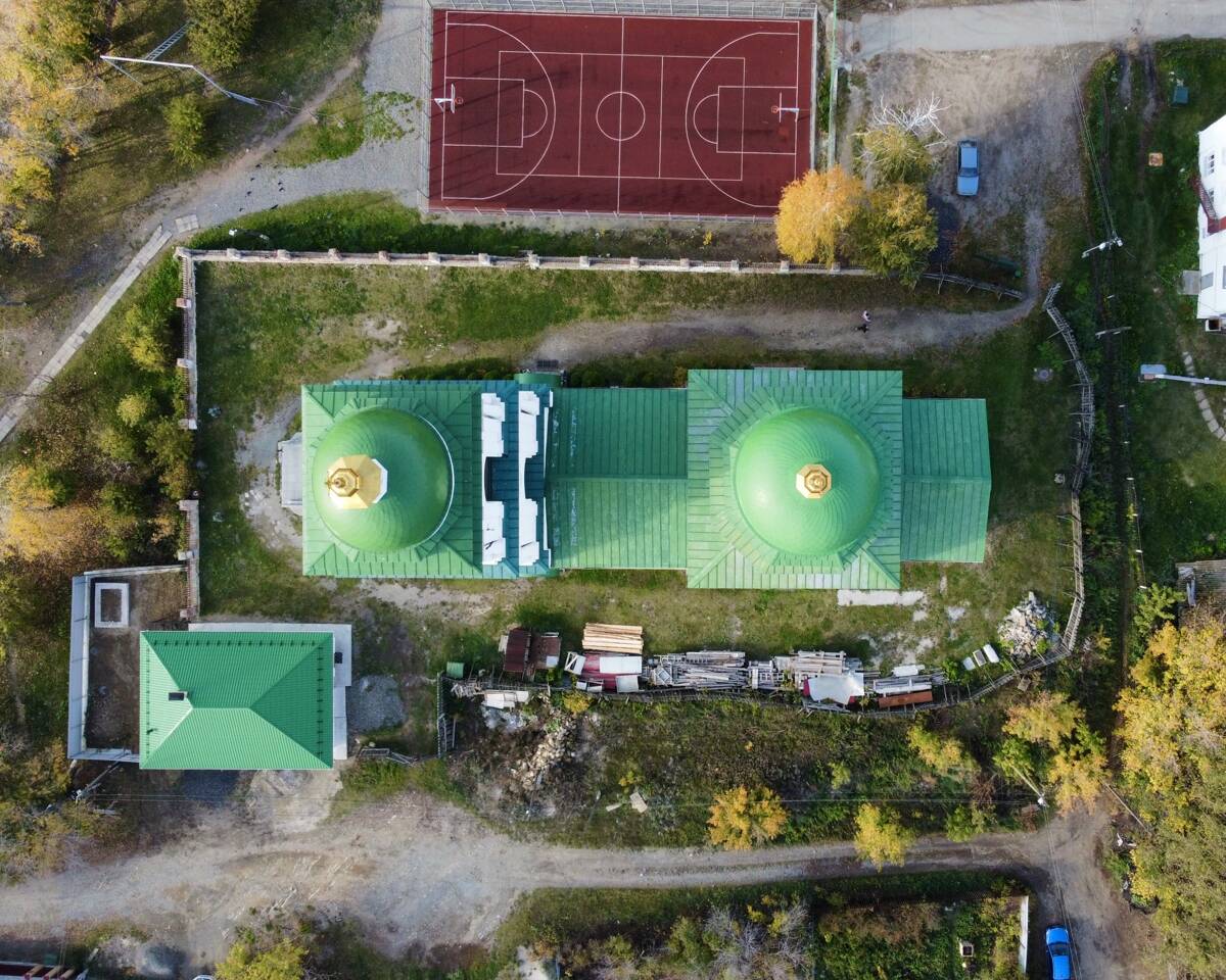 Церковь Сошествия Святого Духа, Кыштым (Кыштым, город, Челябинская область). архитектурные детали, Сверху