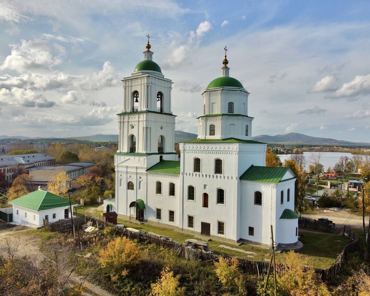 Церковь Сошествия Святого Духа, Кыштым (Кыштым, город, Челябинская область). фасады, Вид с ЮВ