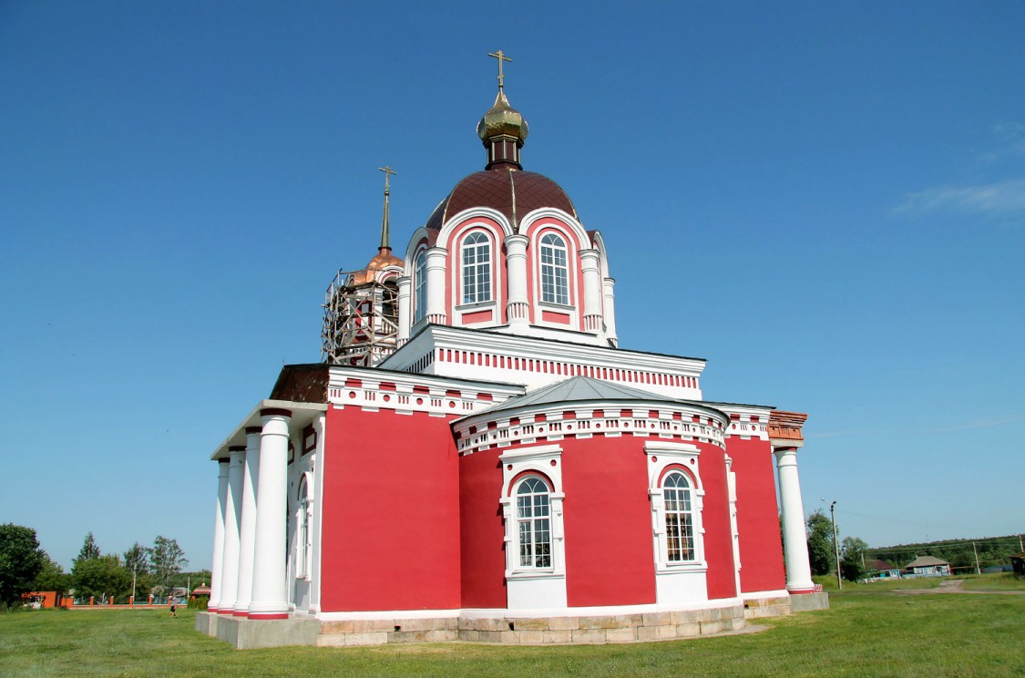 Болото. Церковь Димитрия Солунского. фасады