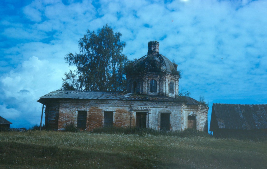 Церковь Вознесения Господня, Захоломье (Торопецкий район, Тверская область). фасады, 1994
