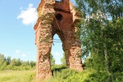 Колокольня церкви Покрова Пресвятой Богородицы, Нижний ярус колокольни, вид с востока<br>, Покров-на-Угре, Дзержинский район, Калужская область