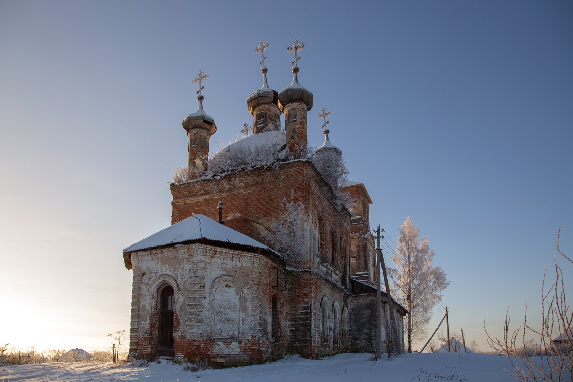 Церковь Рождества Христова, Парфеньево (Некоузский район, Ярославская область). фасады