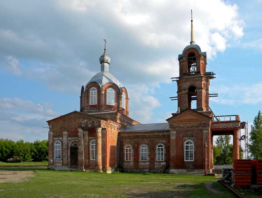 Болото. Церковь Димитрия Солунского. фасады