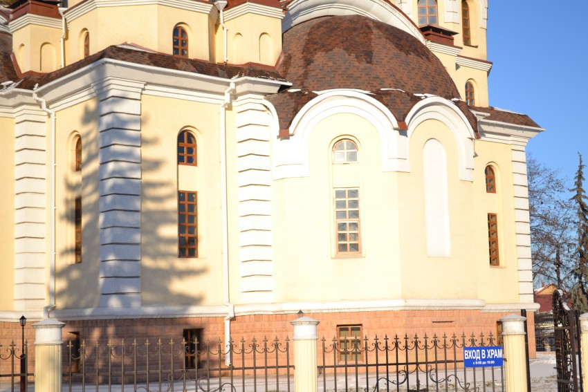 Нальчик. Кафедральный собор Марии Магдалины. архитектурные детали