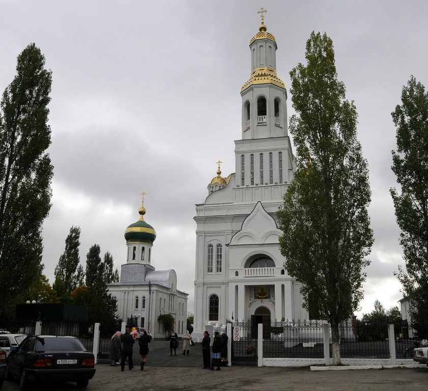 Невинномысск. Кафедральный собор Покрова Пресвятой Богородицы. фасады