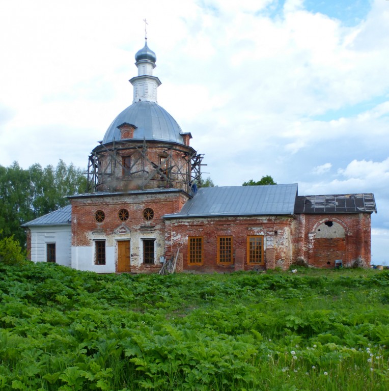 Славитино. Церковь Георгия Победоносца. фасады