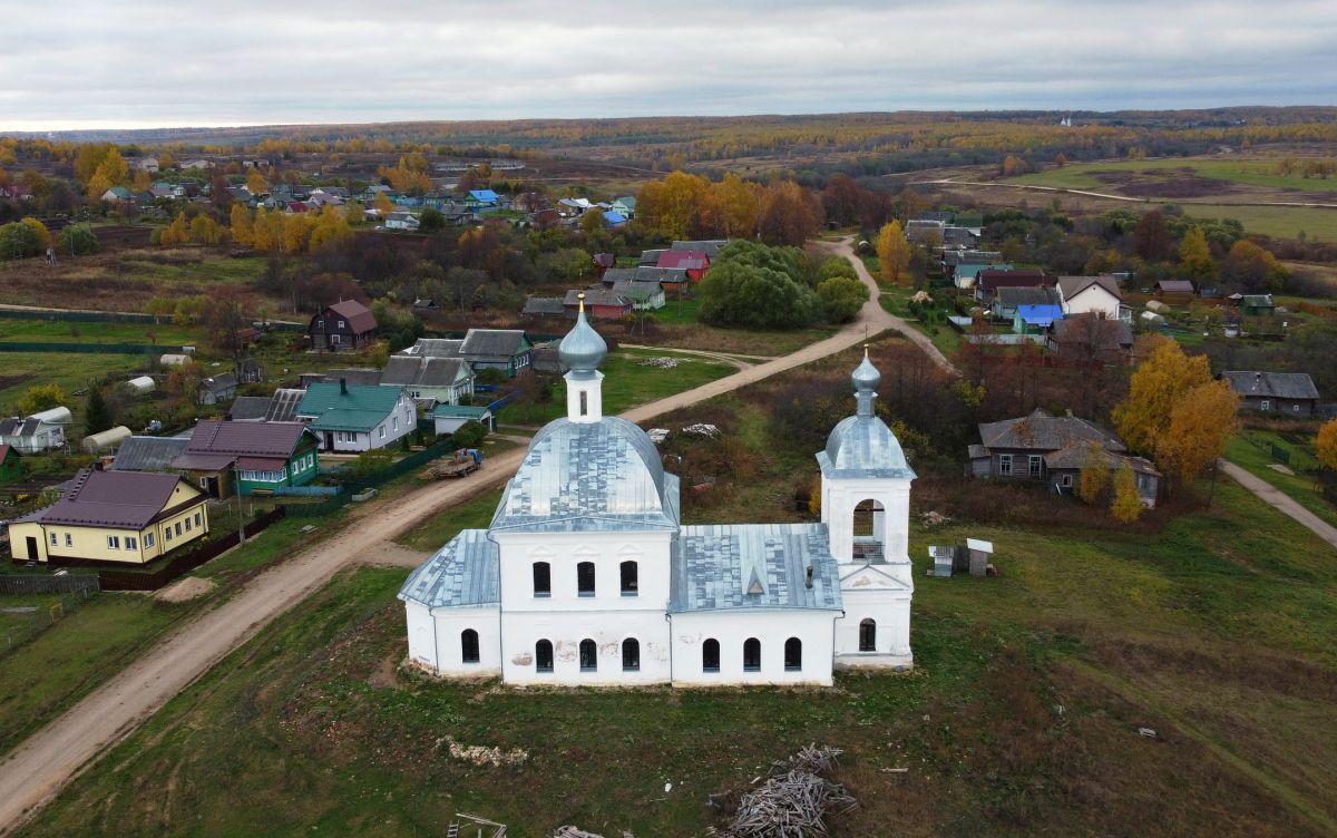 Церковь Димитрия Солунского, Филимоново (Переславский район и г. Переславль-Залесский, Ярославская область). общий вид в ландшафте