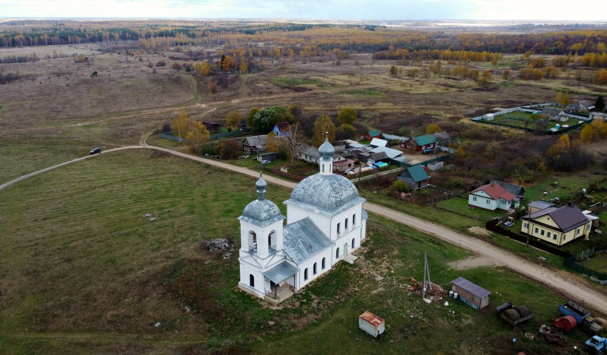 Церковь Димитрия Солунского, Филимоново (Переславский район и г. Переславль-Залесский, Ярославская область). общий вид в ландшафте