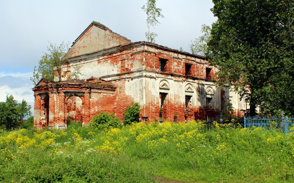 Караш. Церковь Благовещения Пресвятой Богородицы. фасады