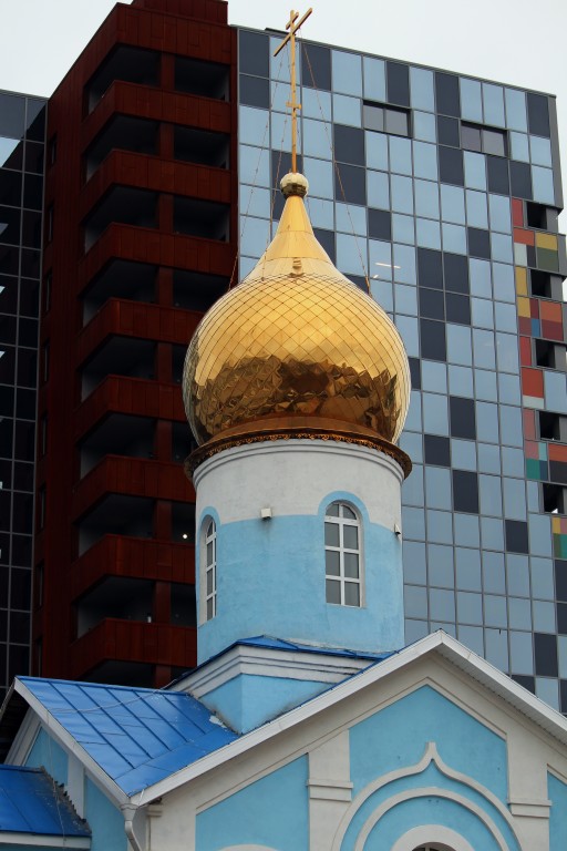 Екатеринбург. Церковь Казанской иконы Божией Матери при Уральской школе бизнеса. архитектурные детали