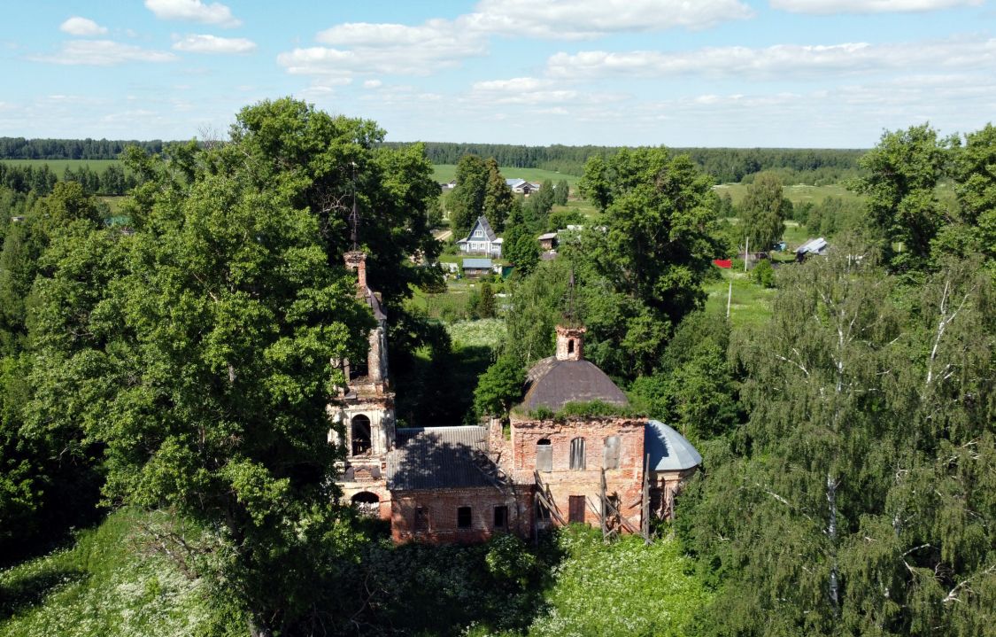 Церковь Покрова Пресвятой Богородицы, Кочнево (Ивановский район, Ивановская область). общий вид в ландшафте
