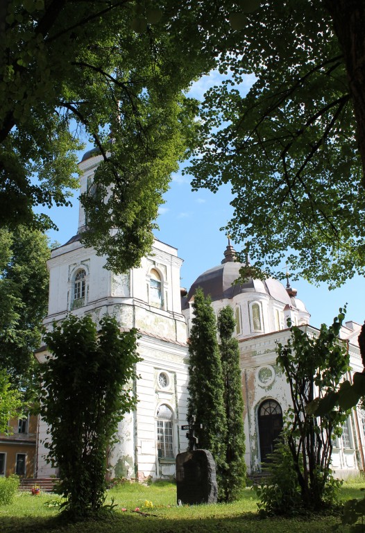 Собор Успения Пресвятой Богородицы, Тарту (Тартумаа, Эстония). фасады