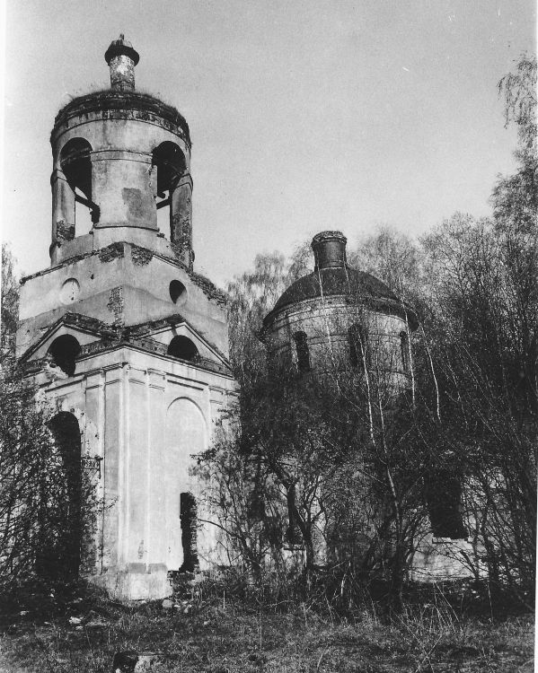 Церковь Тихвинской иконы Божией Матери, Почеп, урочище (Жуковский район, Калужская область). фасады