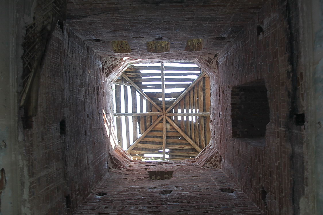 Церковь Космы и Дамиана, Юшково (Каслинский район, Челябинская область). интерьер и убранство, Вид в колокольню