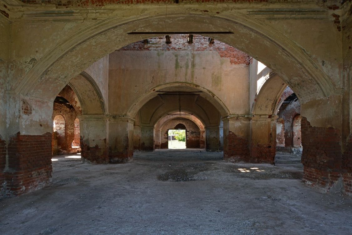 Церковь Космы и Дамиана, Головинщино (Лев-Толстовский район, Липецкая область). интерьер и убранство, Вид из алтаря в сторону основного объема